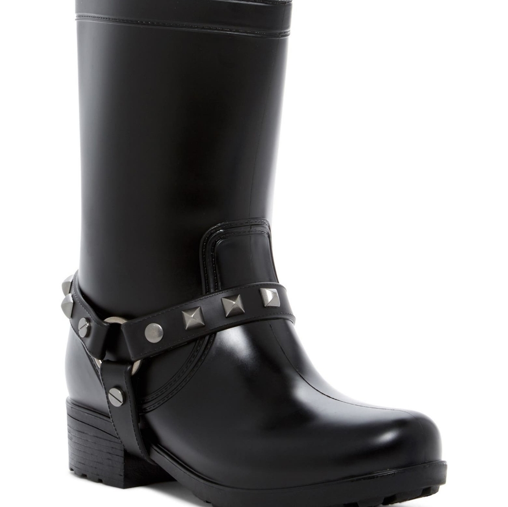NIB Dirty Laundry Rock steady studded rainboot